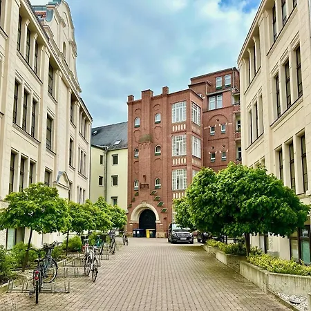 Meos 3 -zentrum-hofblick-gym-netflix Apartment